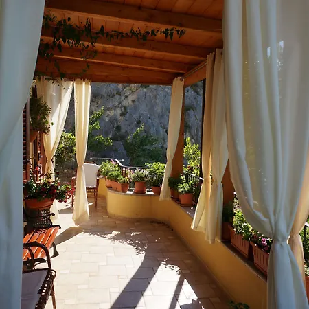 לינה וארוחת בוקר Lo Sparviero צ'יוויטה