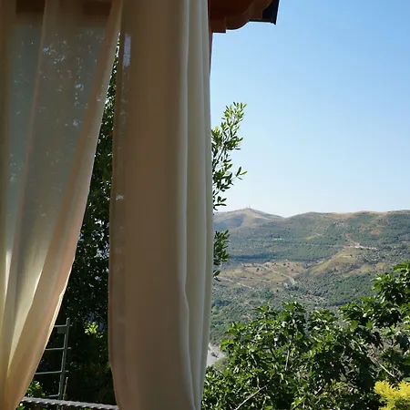 לינה וארוחת בוקר Lo Sparviero צ'יוויטה