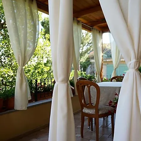 Lo Sparviero فندق مبيت وإفطار 3*