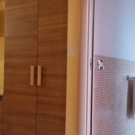 Lo Sparviero צ'יוויטה