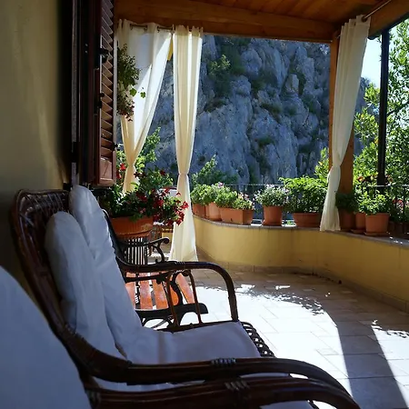 Lo Sparviero Bed & Breakfast 3*