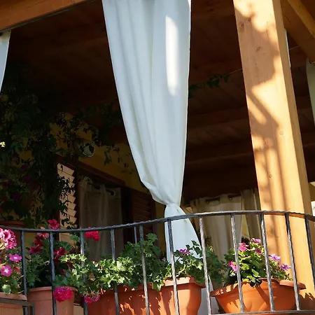 Lo Sparviero Bed & Breakfast 3*