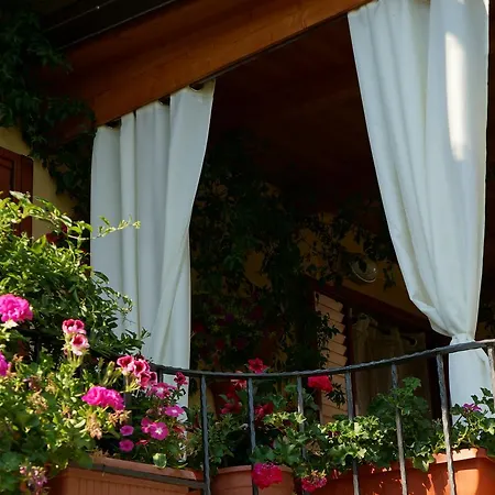 Lo Sparviero Bed & Breakfast Civita