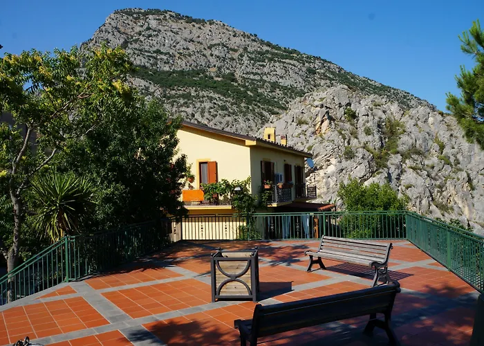 Lo Sparviero Frühstückspension Civita