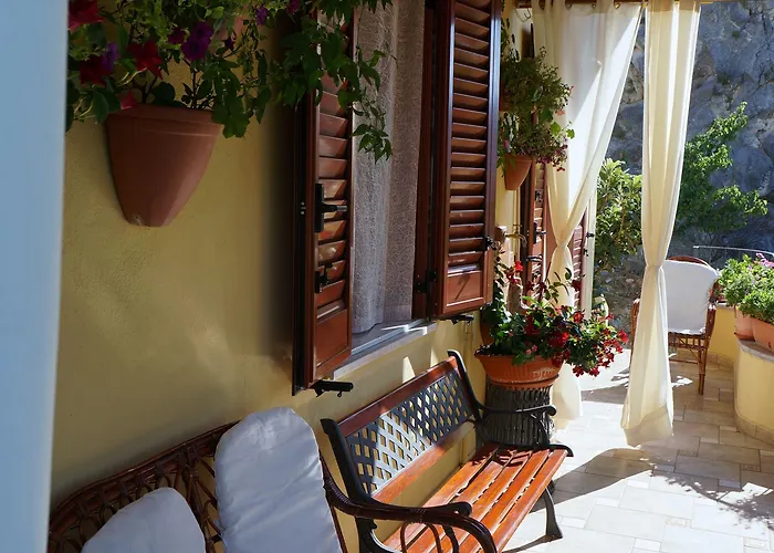 Frühstückspension Lo Sparviero 3*