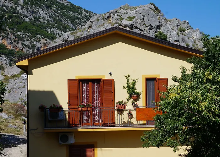 Lo Sparviero Frühstückspension Civita